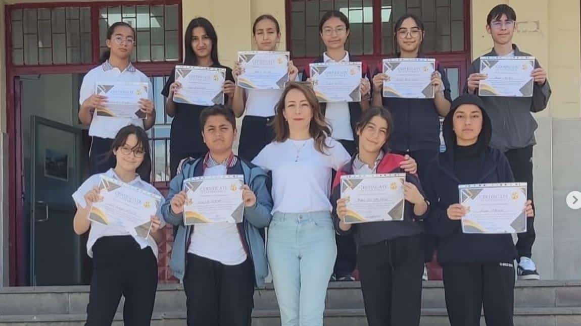 Uluslararası Başarıya İngilizce İmza!